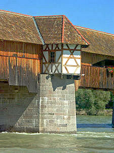 Rheinbrücke mit Kapelle